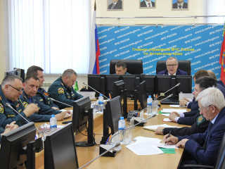 В Алтайском крае прошло расширенное заседание комиссии по предупреждению и ликвидации чрезвычайных ситуаций и обеспечению пожарной безопасности региона
