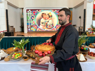 На пасхальном гастрономическом представлении на Международной выставке-форуме «Россия» приготовили блюда из алтайских продуктов