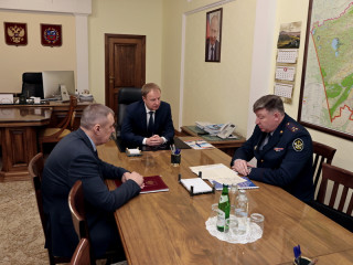 Губернатор Виктор Томенко провел рабочую встречу с начальником Управления Федеральной службы исполнения наказаний по Алтайскому краю Сергеем Герасимовым