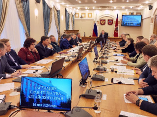 В Правительстве Алтайского края отметили высокую востребованность путевок в детские оздоровительные лагеря