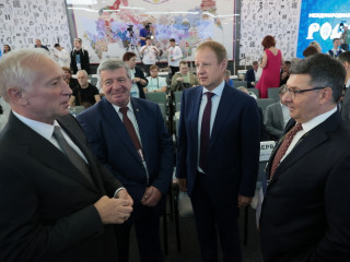 Губернатор Алтайского края Виктор Томенко рассказал о приоритетах развития АПК региона на сессии «Пространство будущего» выставки «Россия»