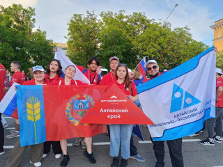 Учащиеся Алтайского промышленно-экономического колледжа представляют регион на «Российской студенческой весне»