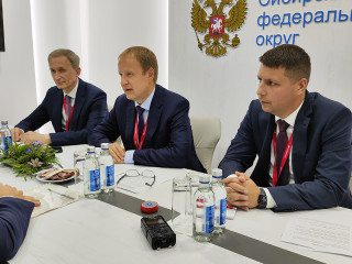 Заместитель Председателя Правительства Алтайского края, министр экономического развития региона Евгений Дешевых рассказал об итогах участия края в Петербургском международном экономическом форуме