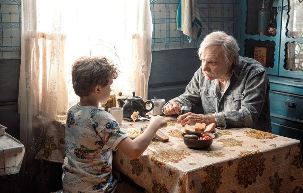 Евгений Цыганов стал 76-летним Дедом. Настолько возрастную роль он сыграет в кино впервые в фильме «Батя 2. Дед»