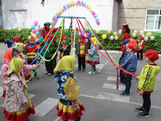 89 площадок объединил Большой фестиваль детской игры в Алтайском крае