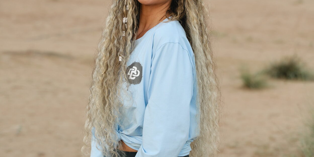 «Она приходит и играет другого человека, нас это лицемерие раздражает!» Звезды не приняли в команду новую участницу Анну Седокову в новом выпуске шоу «Выжить в Дубае. Возвращение»