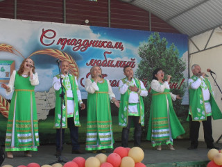 Губернатор Алтайского края Виктор Томенко поздравил жителей Троицкого района с вековым юбилеем малой родины