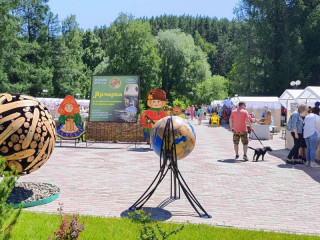 В Белокурихе проходит выставка-ярмарка ремесленных изделий лучших алтайских мастеров