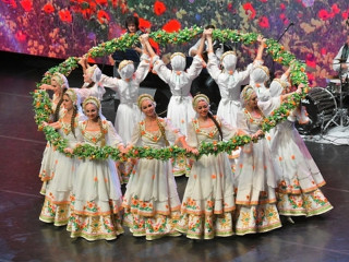 Алтайский ансамбль русского танца «Огоньки» завоевал награды на Художественном фестивале дружбы в Северной Корее