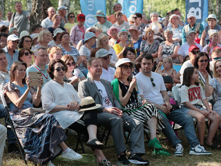 Губернатор Алтайского края Виктор Томенко: Лауреатом литературной премии Роберта Рождественского стал Дмитрий Трибушный – голос своего поколения, обращенный в века