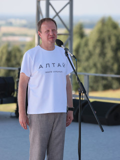 Губернатор Виктор Томенко: Всероссийский фестиваль «Шукшинские дни на Алтае» завершился, но мероприятия, посвященные 95-летию Василия Макаровича, продолжаются