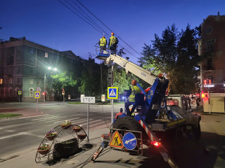 На одной из главных магистралей столицы Алтайского края устанавливают умные светофоры