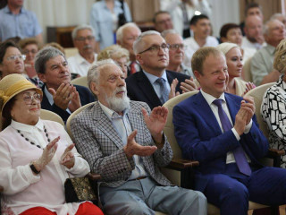 Губернатор Виктор Томенко: Золотые юбиляры семейной жизни – это достояние Алтайского края