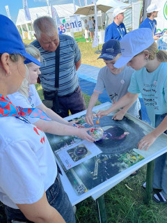 Более 200 подростков Алтайского края приняли участие в профориентационных мероприятиях на агрофоруме «День сибирского поля»