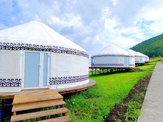 Около 15 миллионов рублей вложили в Алтайском крае в расширение номерного фонда этно-глэмпинга на «Бирюзовой Катуни»