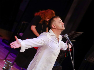 Концертной программой Дмитрия Певцова завершился Литературный фестиваль Роберта Рождественского в Алтайском крае