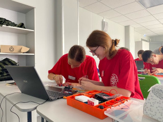 Первая летняя профильная смена по робототехнике в Алтайском крае объединит 40 школьников