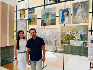 15 портретов и натюрмортов увидят пассажиры на железнодорожном вокзале в Алтайском крае