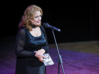 В рамках «Шукшинских дней на Алтае» жители Барнаула побывали на творческом вечере Ирины Алферовой