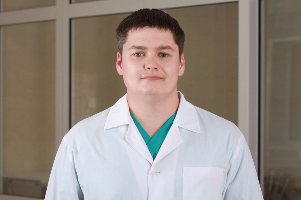 «Ноет спина и трудно ходить в туалет». Онколог рассказал, где и как болит при раке простаты