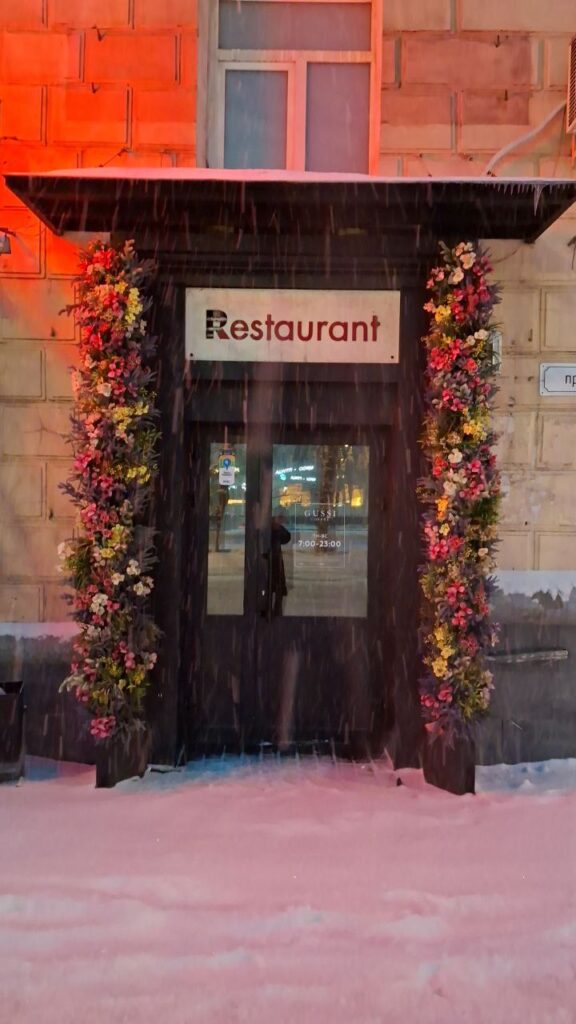 Очевидцы сообщают о закрытии кофейни GUSSI в центре Барнаула