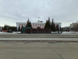 Куда исчез Ленин с главной площади Барнаула?