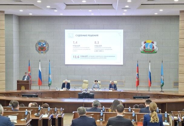 Депутаты и общественность положительно оценили отчет мэра Барнаула Вячеслава Франка