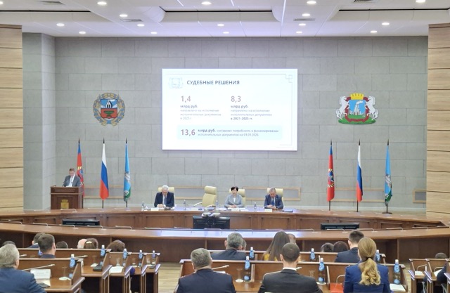 Депутаты и общественность положительно оценили отчет мэра Барнаула Вячеслава Франка