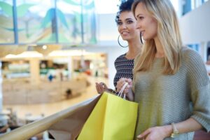 Эффективность аудиорекламы в ТЦ: иллюзия охвата versus реальность контекста