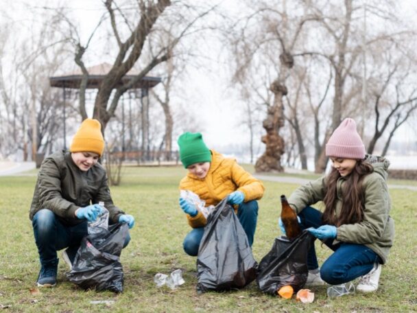От «Великого почина» до «показательных толп»: как субботник из праздника труда превратился в PR-инструмент
