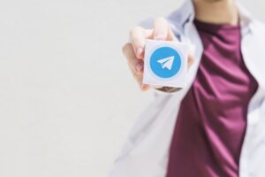 Почему падают охваты и как выживают Telegram-каналы Барнаула